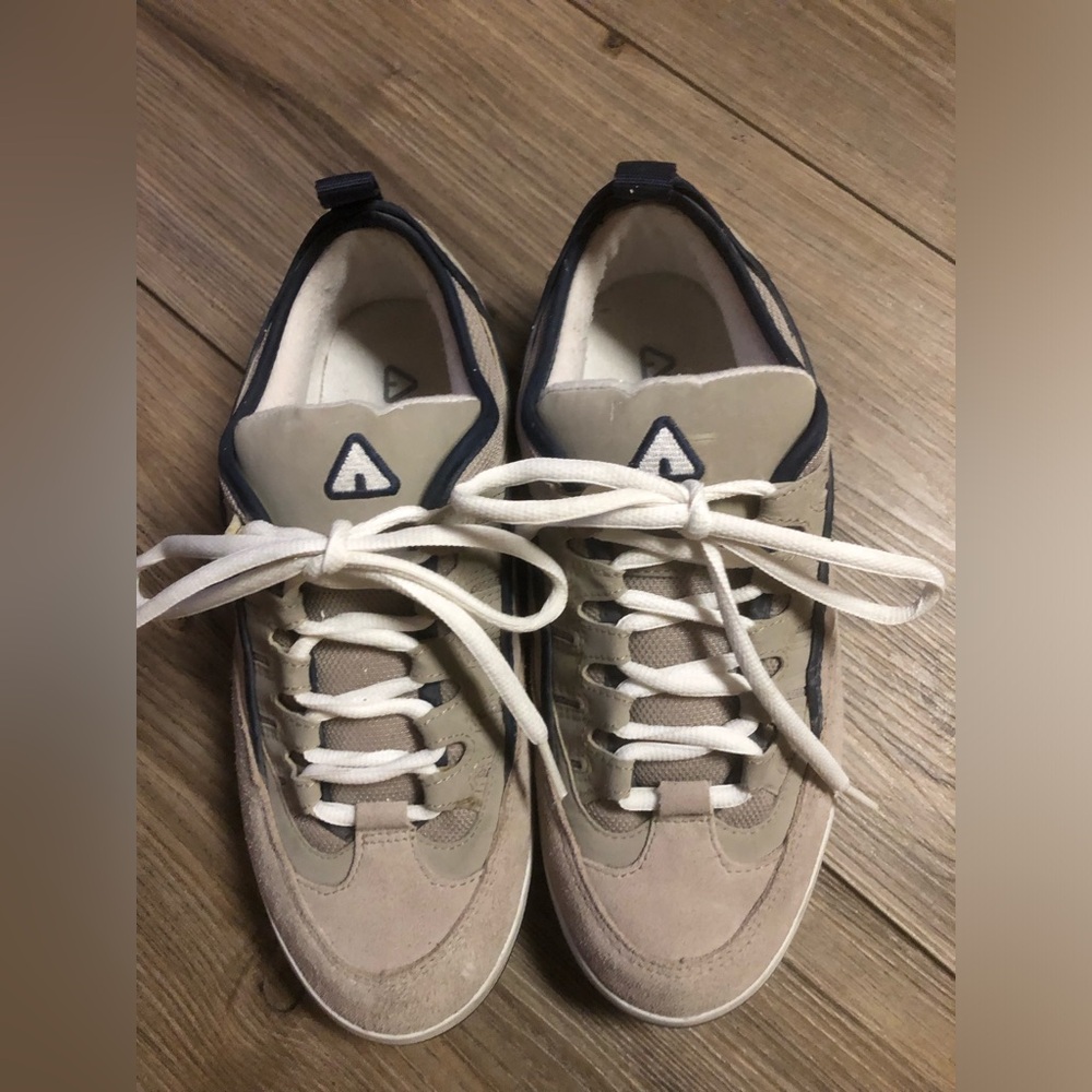 Men's Airwalk Beige Sneakers with Navy Accents